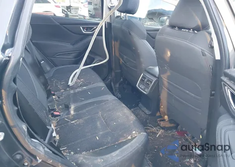 2021 Subaru Forester Premium z USA, uszkodzony, nr VIN JF2SKAJC0MH553189